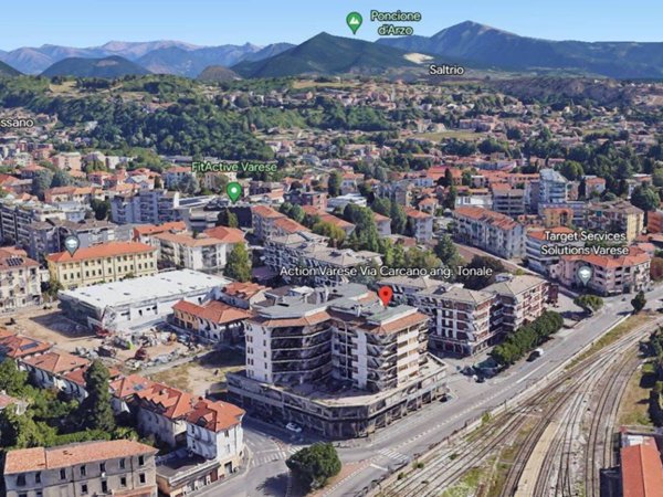 negozio in vendita a Varese in zona Biumo