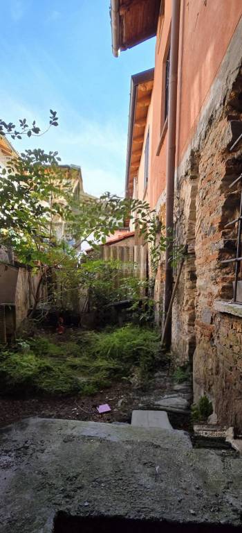 casa indipendente in vendita a Varese in zona Biumo