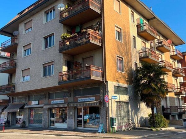 appartamento in vendita a Varese in zona Giubiano