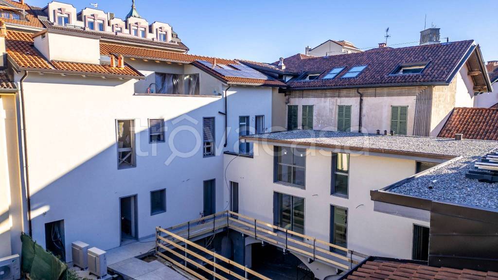 appartamento in vendita a Varese in zona Centro Città