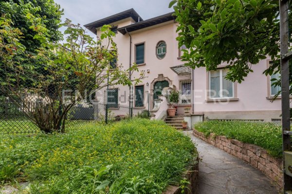 casa indipendente in vendita a Varese