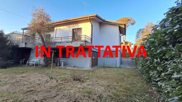 casa indipendente in vendita a Varese in zona Bobbiate