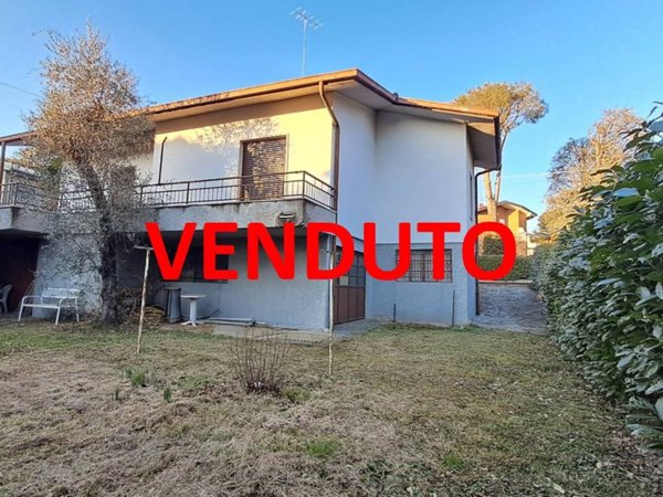 casa indipendente in vendita a Varese in zona Bobbiate
