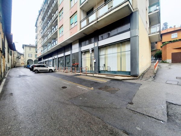 negozio in vendita a Varese in zona Biumo