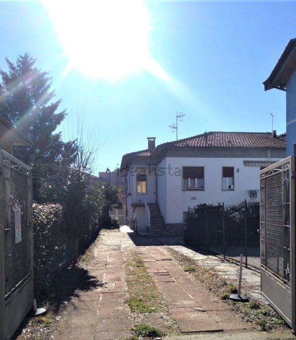 casa indipendente in vendita a Varese in zona Viale Borri