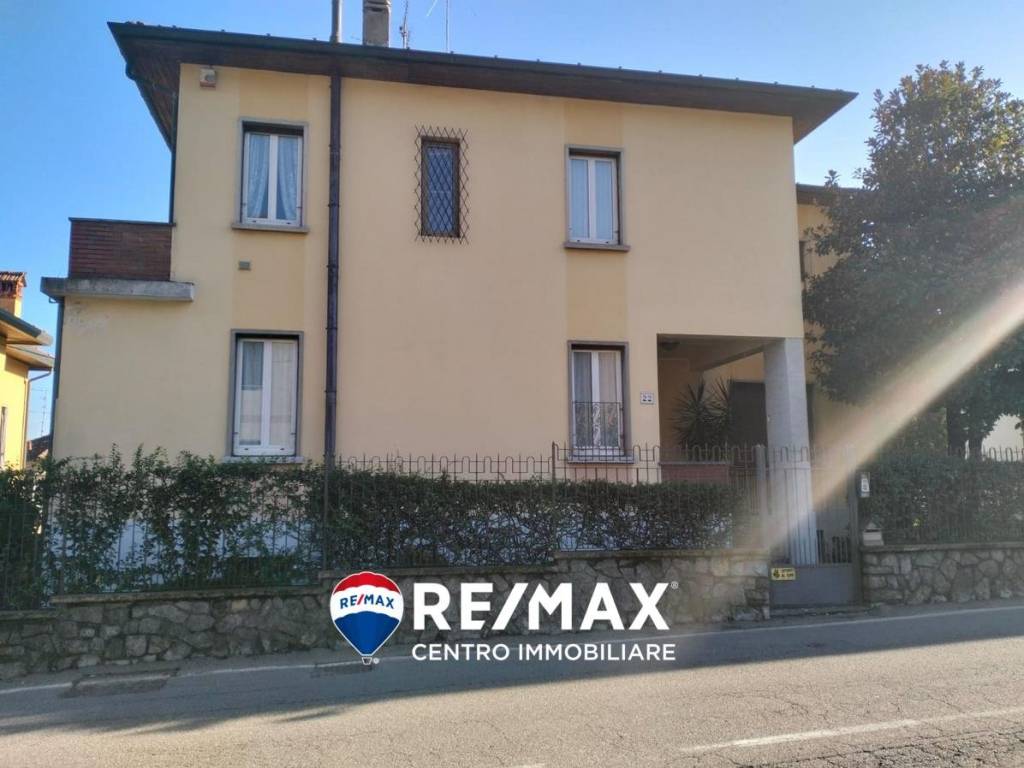 casa indipendente in vendita a Varese in zona Centro Città