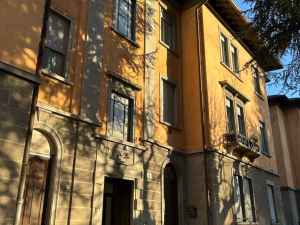 appartamento in vendita a Varese in zona Biumo