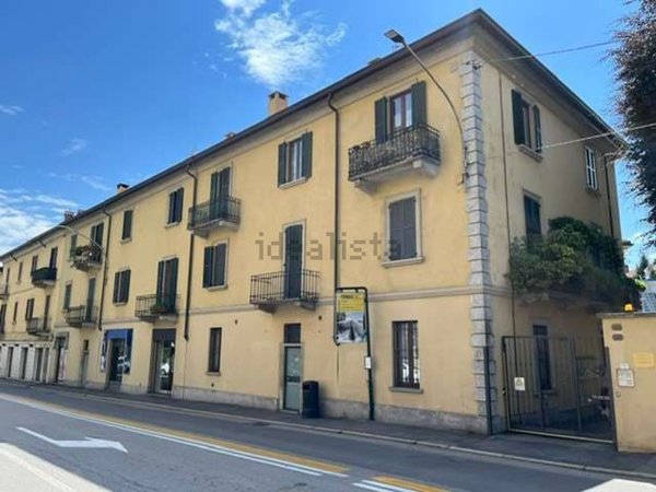 appartamento in vendita a Varese in zona Viale Aguggiari