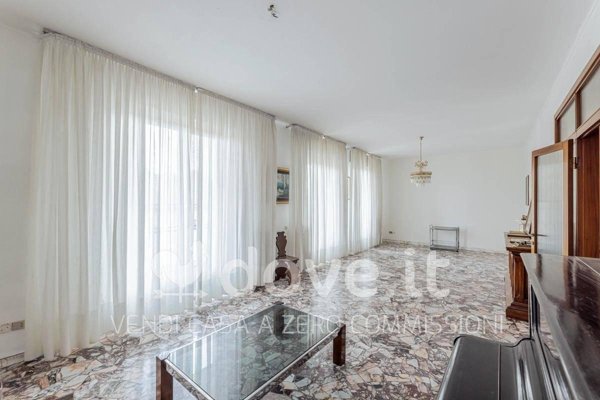 appartamento in vendita a Varese in zona Centro Città