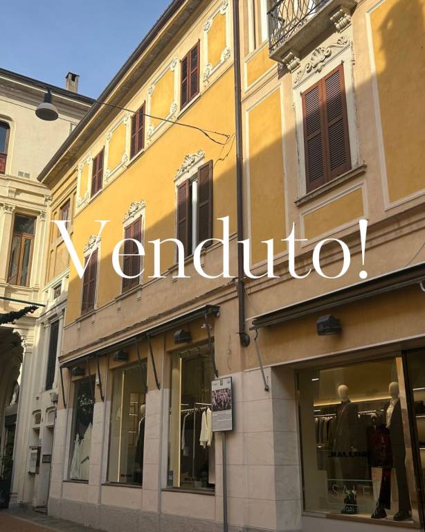 appartamento in vendita a Varese in zona Centro Città