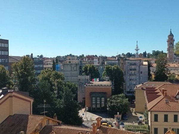 appartamento in vendita a Varese in zona Centro Città