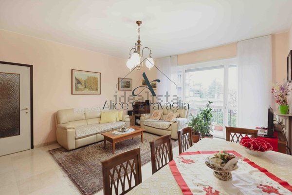 appartamento in vendita a Varese in zona Brunella