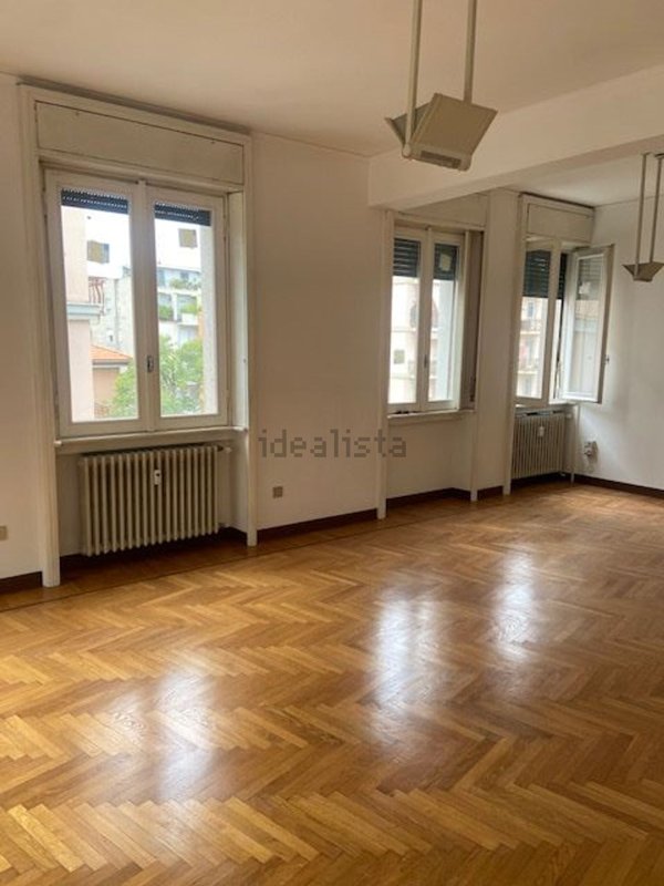appartamento in vendita a Varese in zona Centro Città
