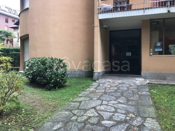 appartamento in vendita a Varese in zona Brunella