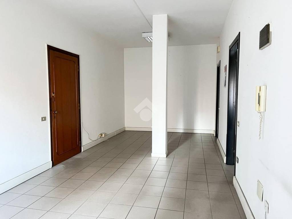 appartamento in vendita a Varese in zona Centro Città