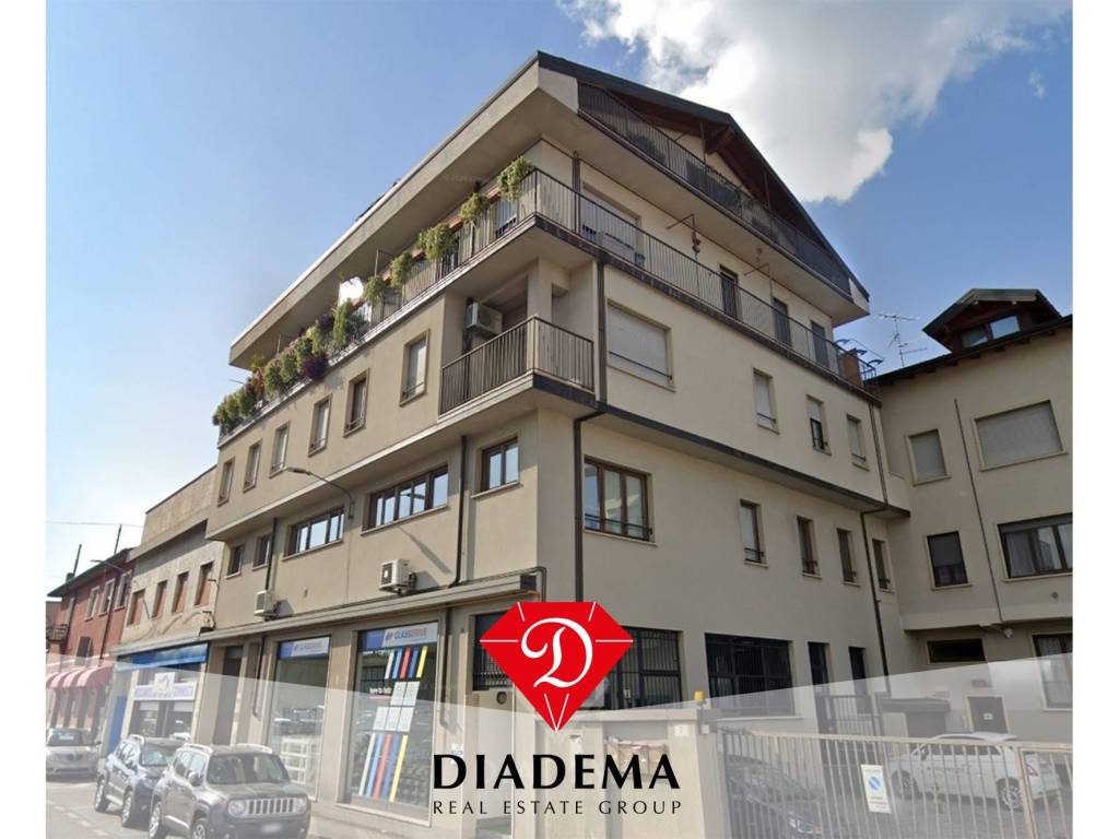 appartamento in vendita a Varese in zona Centro Città