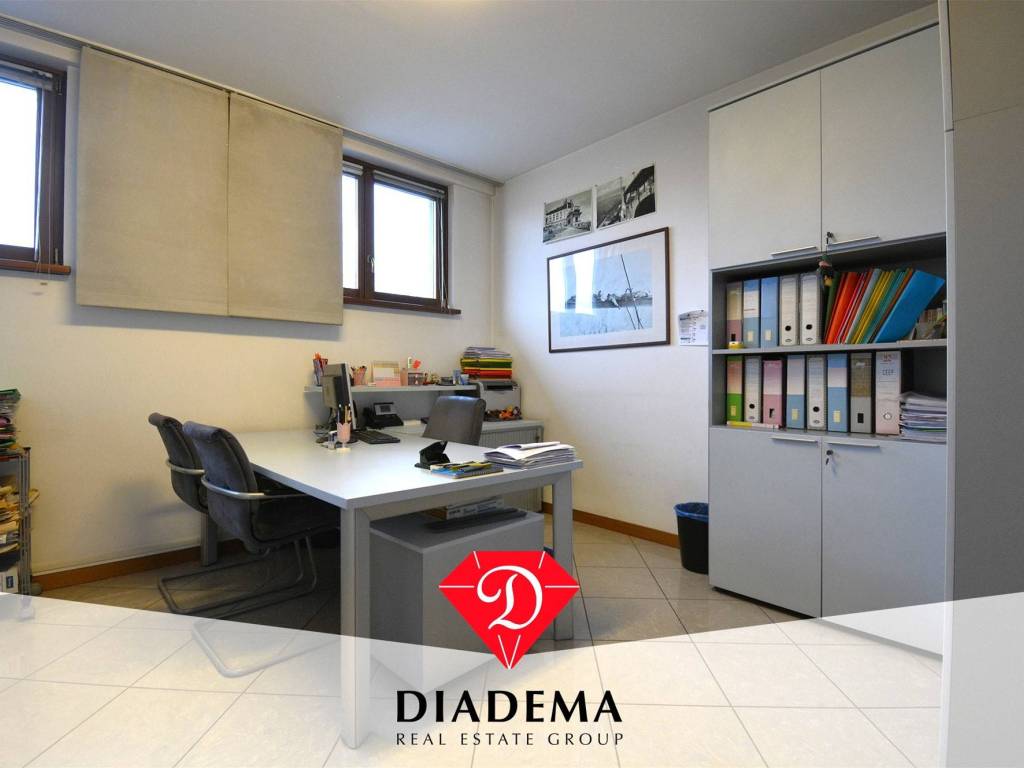 appartamento in vendita a Varese in zona Centro Città