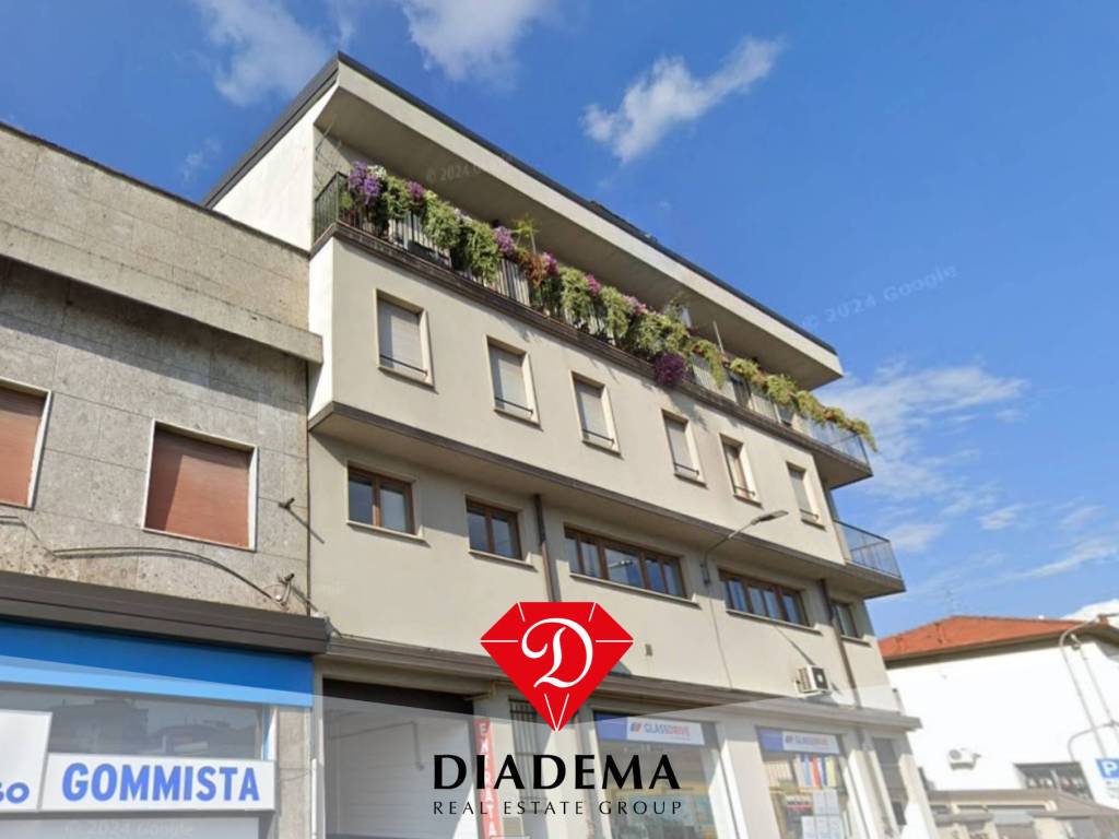 appartamento in vendita a Varese in zona Biumo