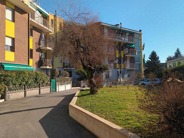 appartamento in vendita a Varese in zona Giubiano