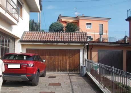 appartamento in vendita a Varese in zona Bizzozero