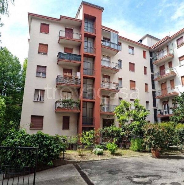 appartamento in vendita a Varese in zona Giubiano