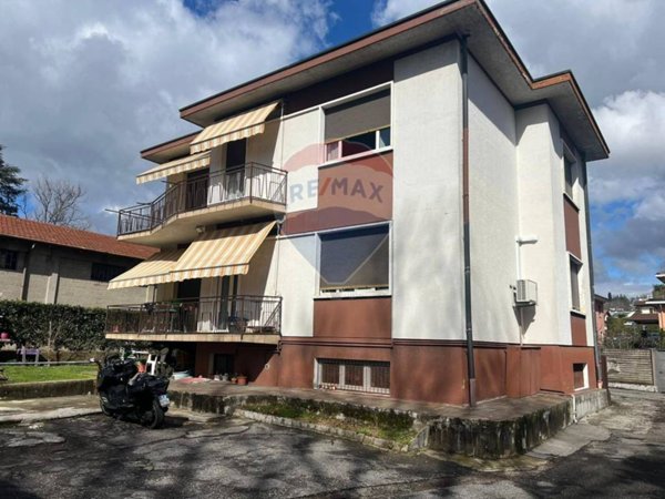 casa indipendente in vendita a Varese in zona Cartabbia