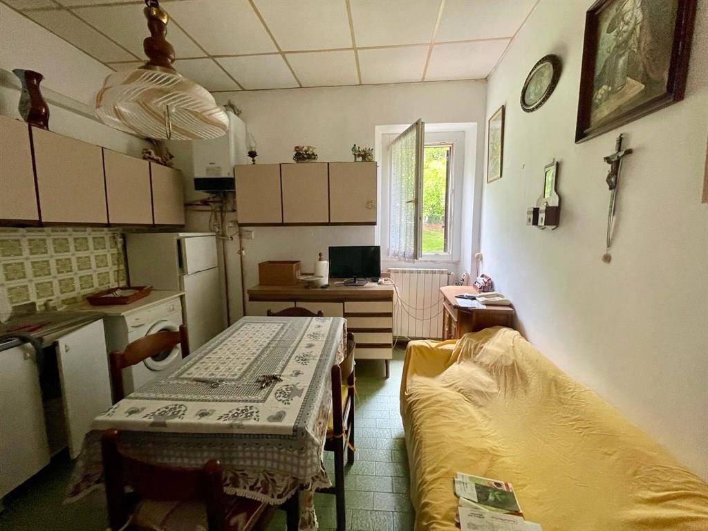 appartamento in vendita a Varese in zona Casbeno