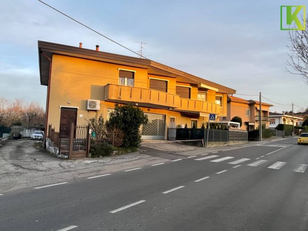 locale commerciale in vendita a Varese