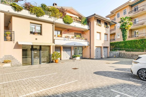 appartamento in vendita a Varese in zona Casbeno