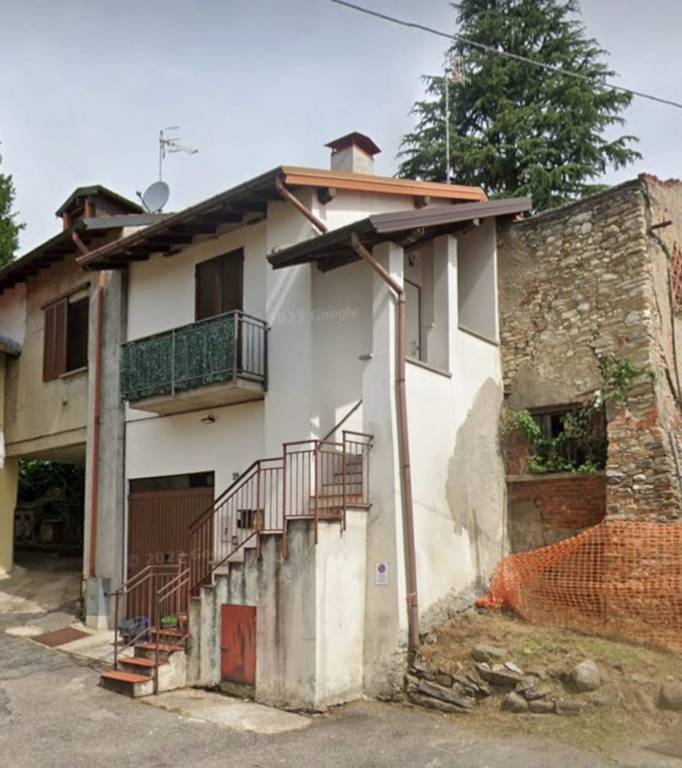 appartamento in vendita a Varese in zona Lissago
