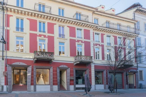 appartamento in vendita a Varese in zona Biumo
