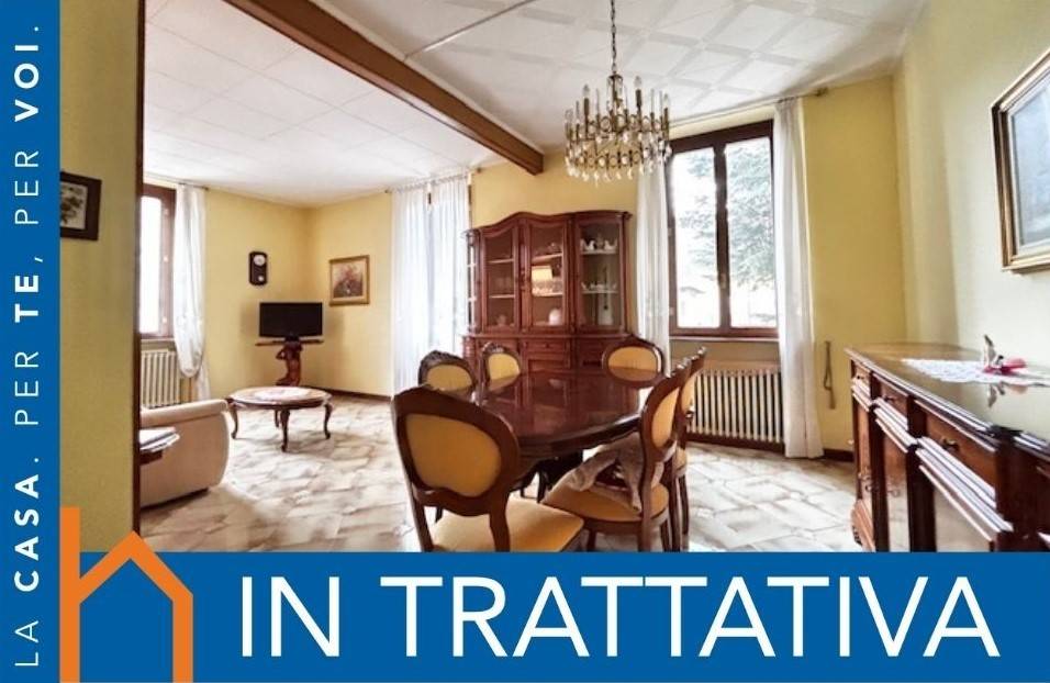 appartamento in vendita a Varese in zona Biumo