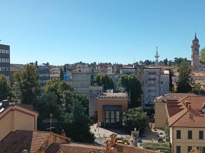 appartamento in vendita a Varese in zona Centro Città