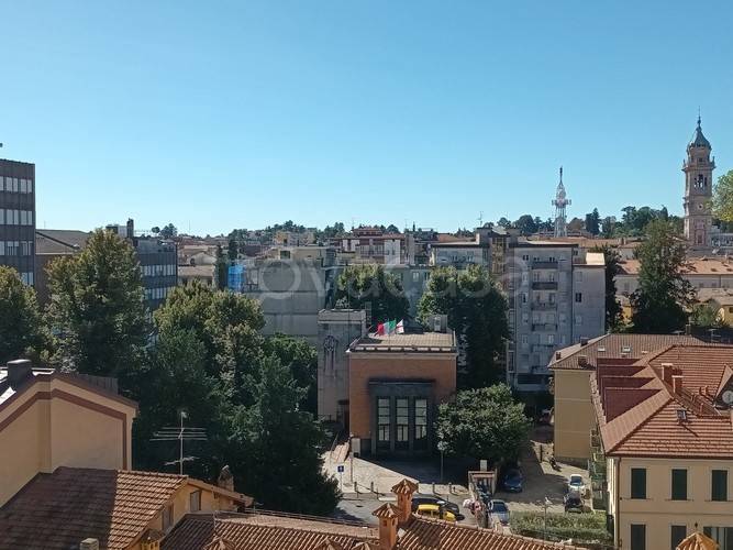 appartamento in vendita a Varese in zona Centro Città