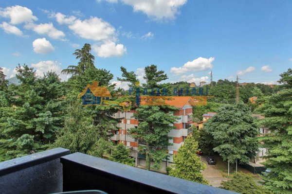 appartamento in vendita a Varese in zona San Fermo