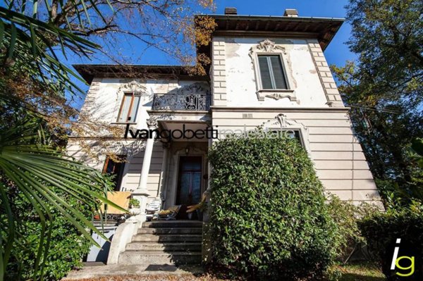 casa indipendente in vendita a Varese in zona Biumo