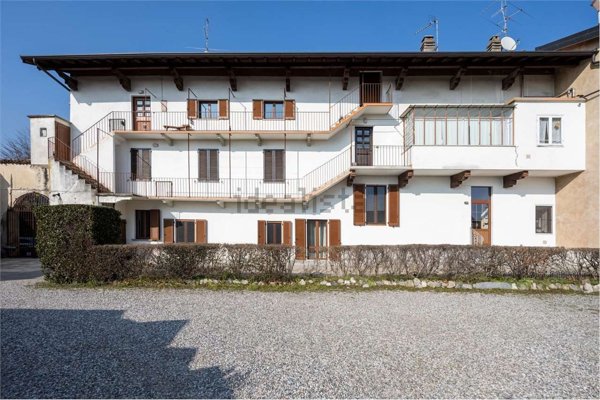 appartamento in vendita a Varese in zona Velate