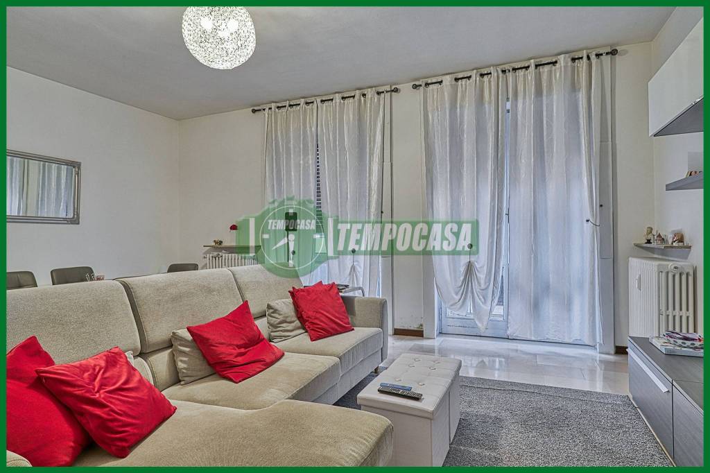 appartamento in vendita a Varese in zona Giubiano