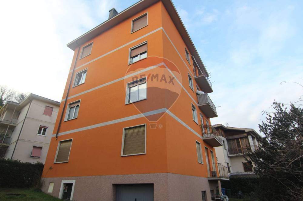appartamento in vendita a Varese in zona Biumo