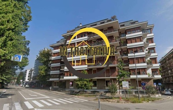 appartamento in vendita a Varese in zona Brunella