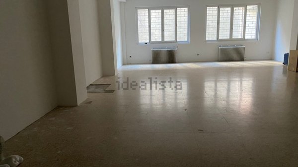 locale di sgombero in vendita a Varese in zona Biumo