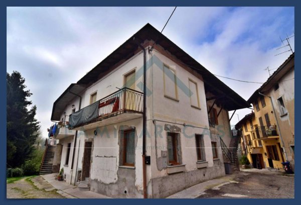 casa indipendente in vendita a Varese in zona Cartabbia