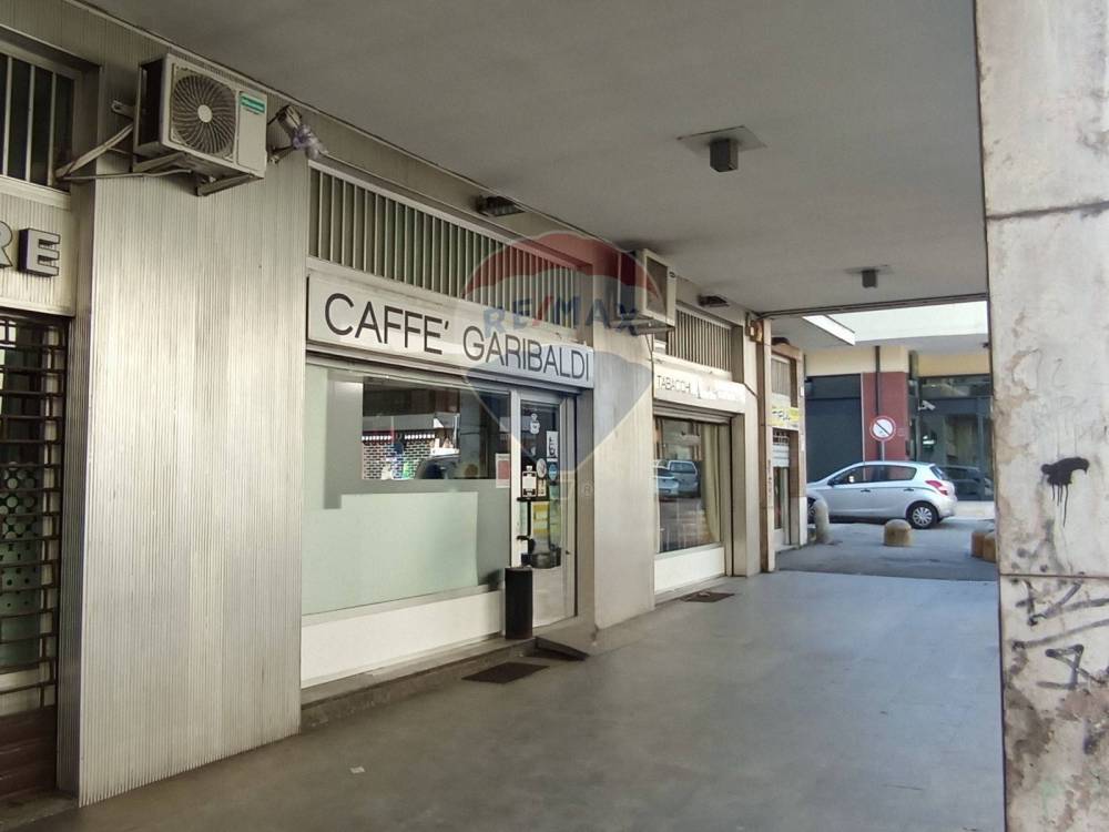 negozio in vendita a Varese in zona Biumo