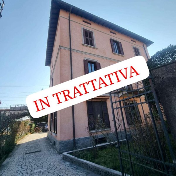 appartamento in vendita a Varese in zona Giubiano