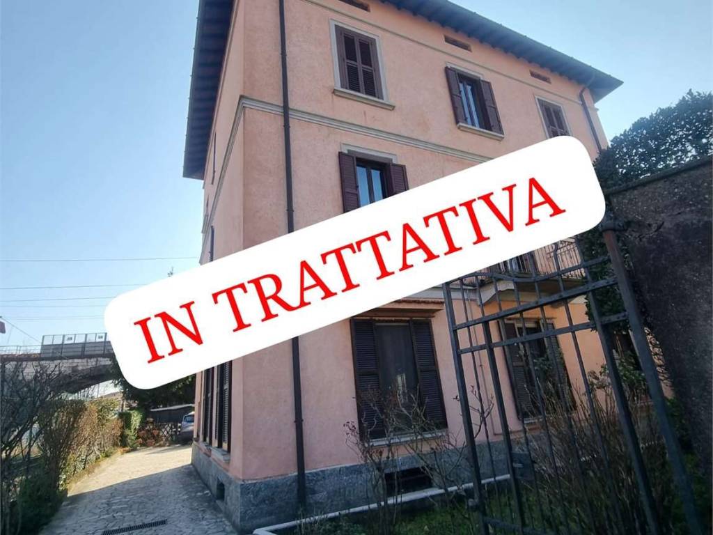 appartamento in vendita a Varese in zona Giubiano