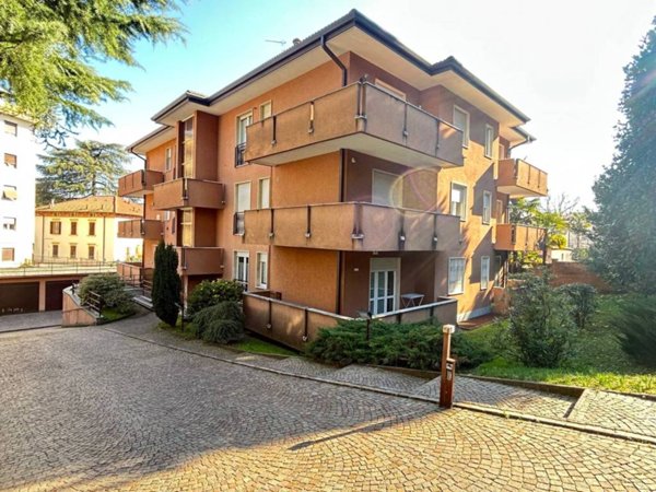 appartamento in vendita a Varese in zona Viale Europa