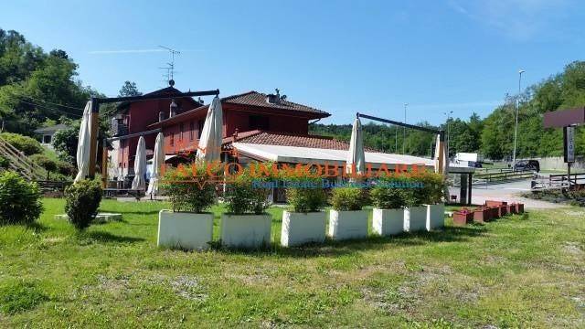 negozio in vendita a Varese in zona Ippodromo