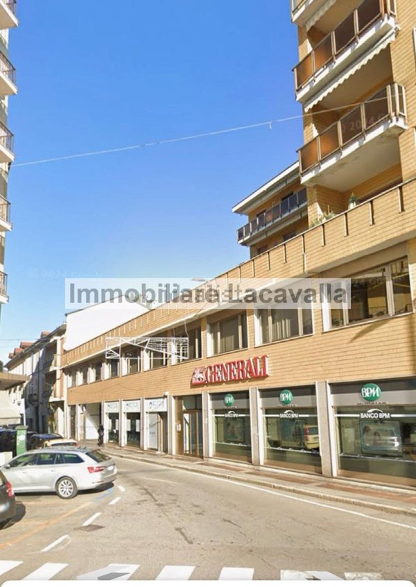 appartamento in vendita a Varese in zona Centro Città