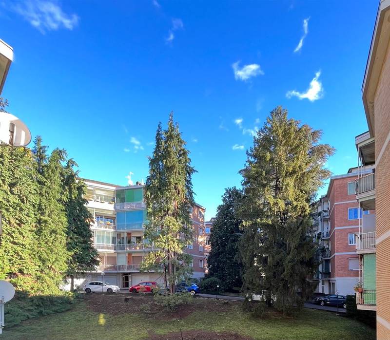 appartamento in vendita a Varese in zona Via Crispi