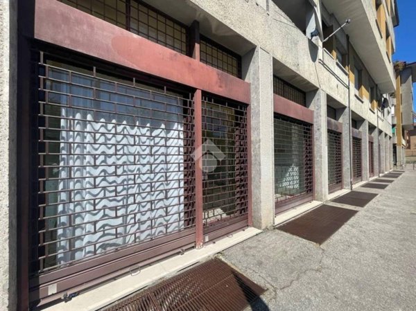 negozio in vendita a Varese in zona Giubiano